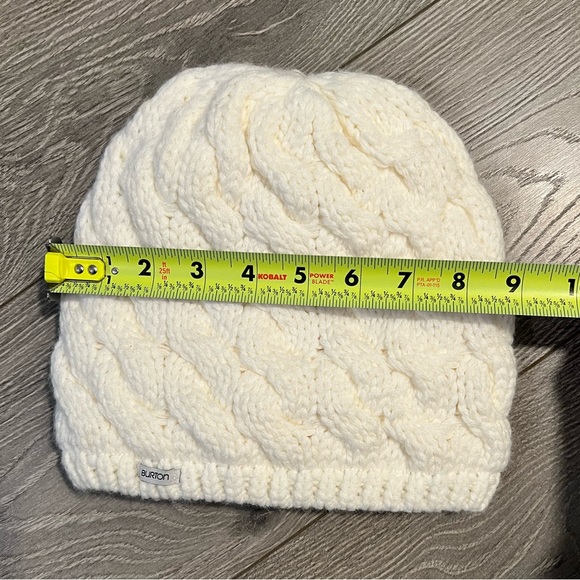 Like New Burton Cable Knit Beanie - Picture 6 of 6